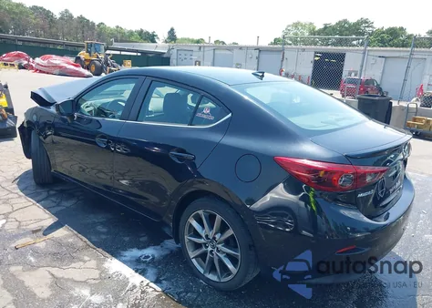 2018 Mazda Mazda3 Grand Touring из США, поврежденный, VIN 3MZBN1W37JM178078